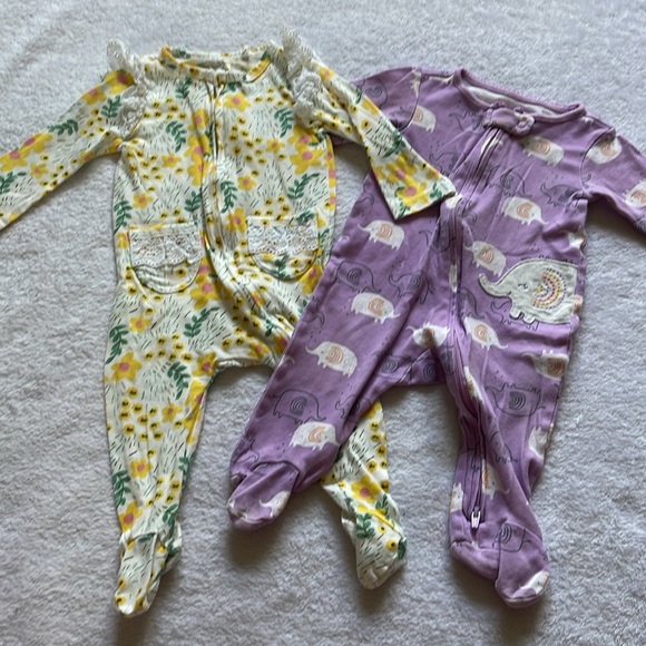 Baby Girl 9 Item Bundle: 3-6 Months, Dresses, PJs, Rompers, Bodysuits, Pants - Picture 3 of 6